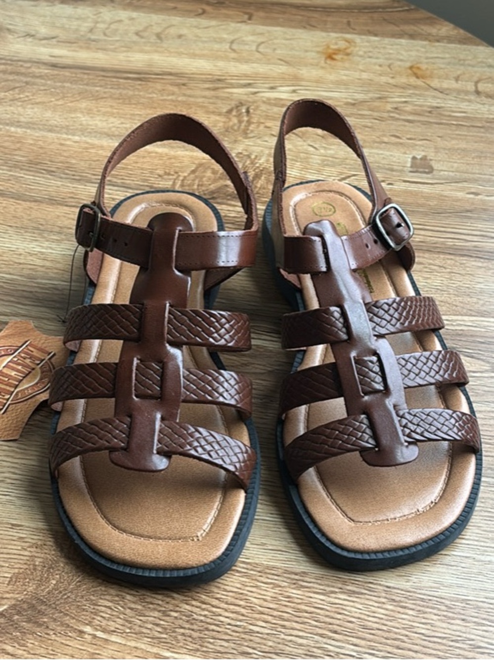 NEW VTG The Leather Collection Women's Brown Leather Flat sandals